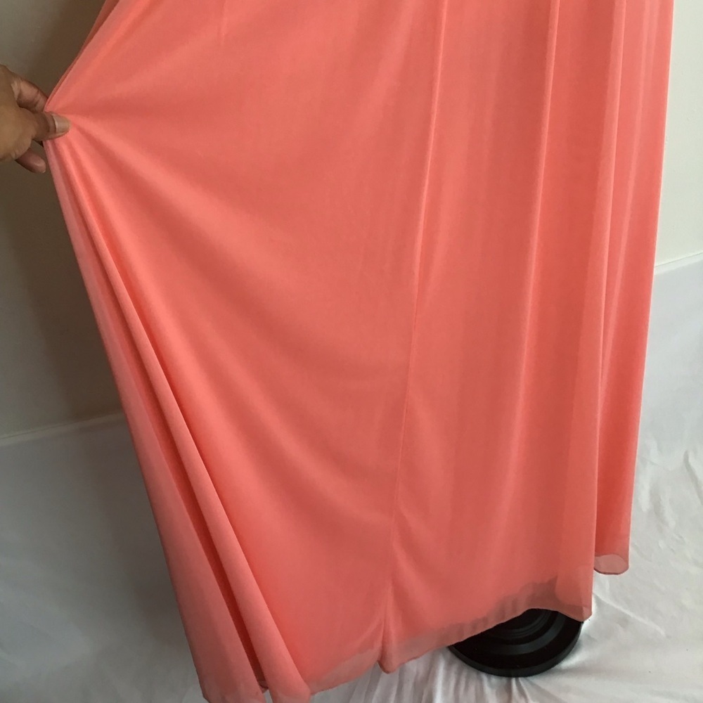 DAVID’S BRIDAL WOMEN ELEGANT DUSTY PEACH HIGH STRING NECK LONG FLOWY DRESS SZ 2 - Picture 6 of 10